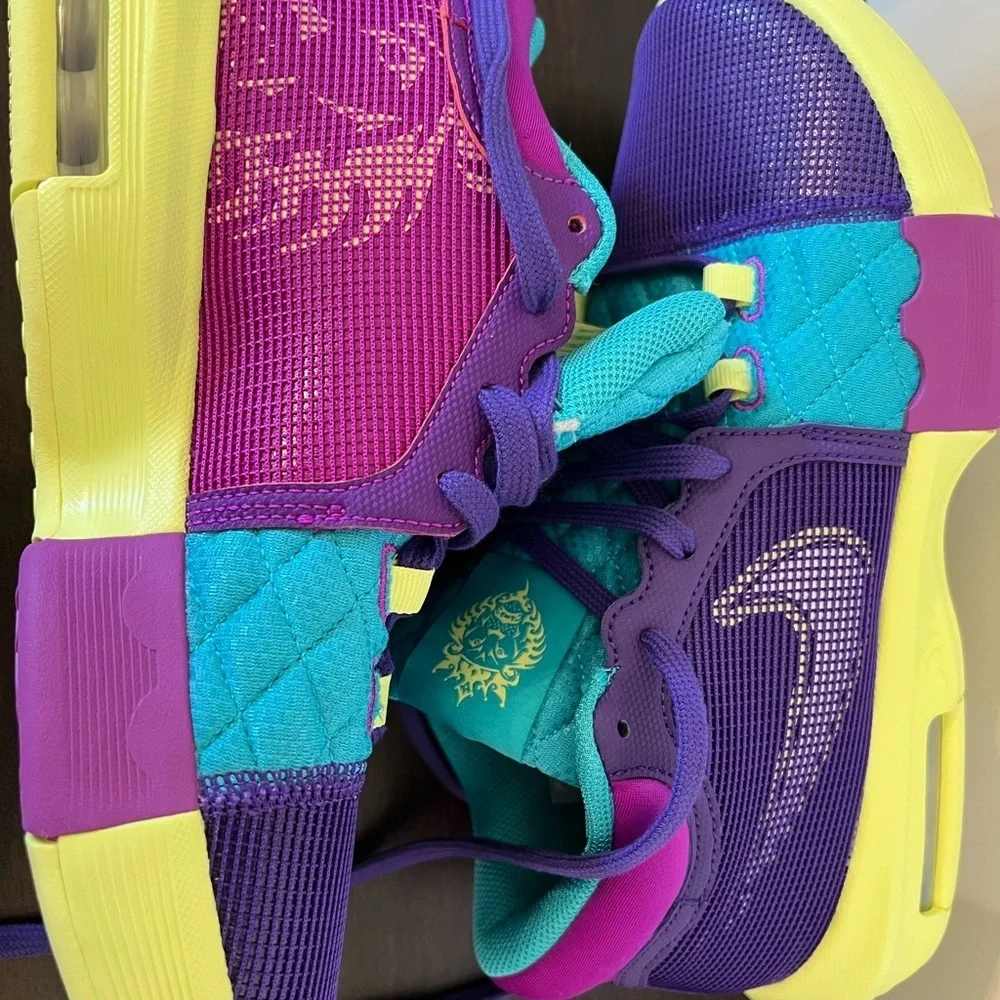 Nike ACG Purple and Teal Sneakers - Picture 5 of 8